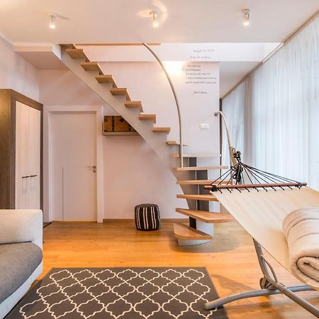 Central 2-Level Penthouse With Terrace And Free Parking Riga Luaran gambar