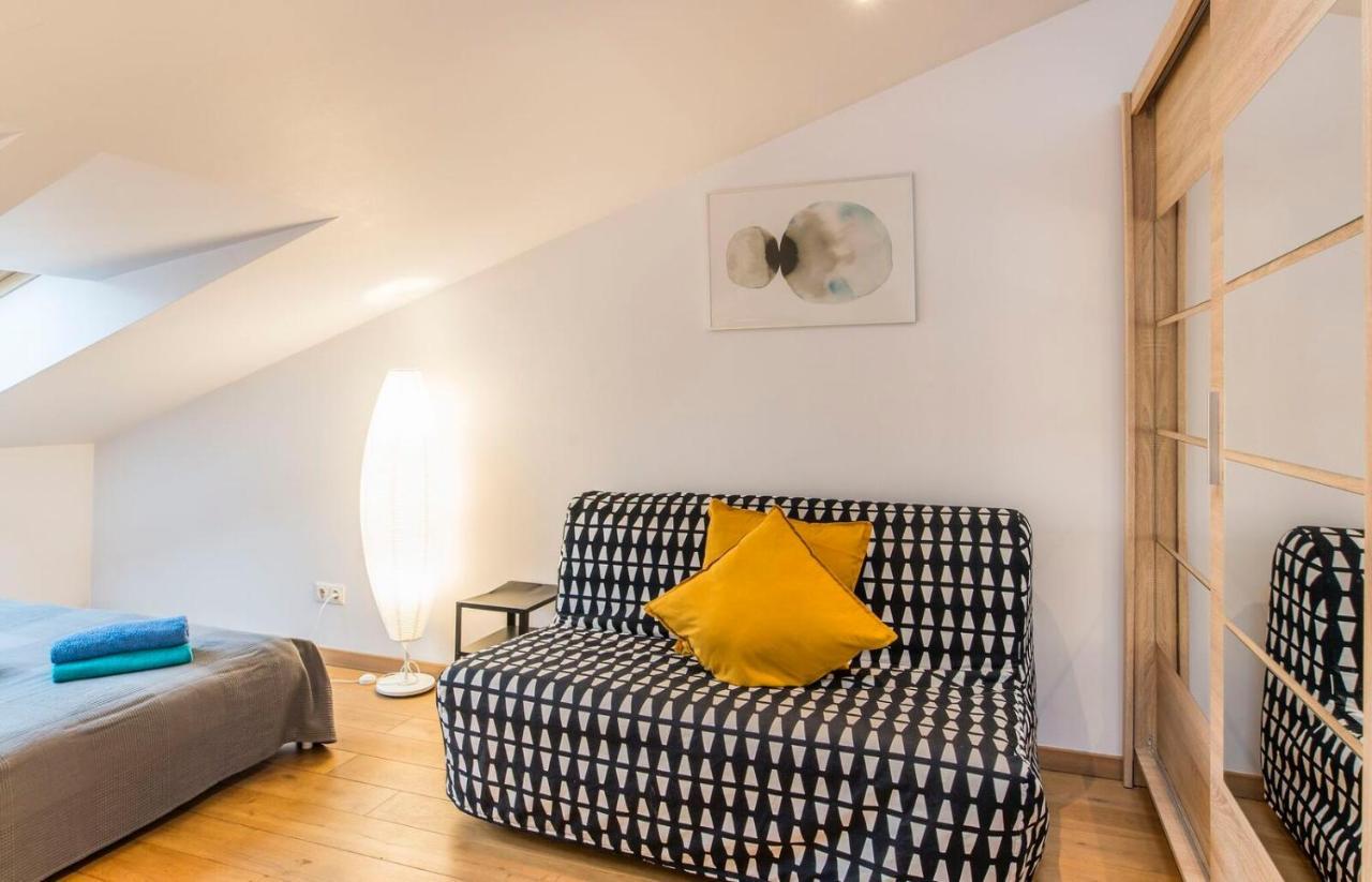 Central 2-Level Penthouse With Terrace And Free Parking Riga Luaran gambar