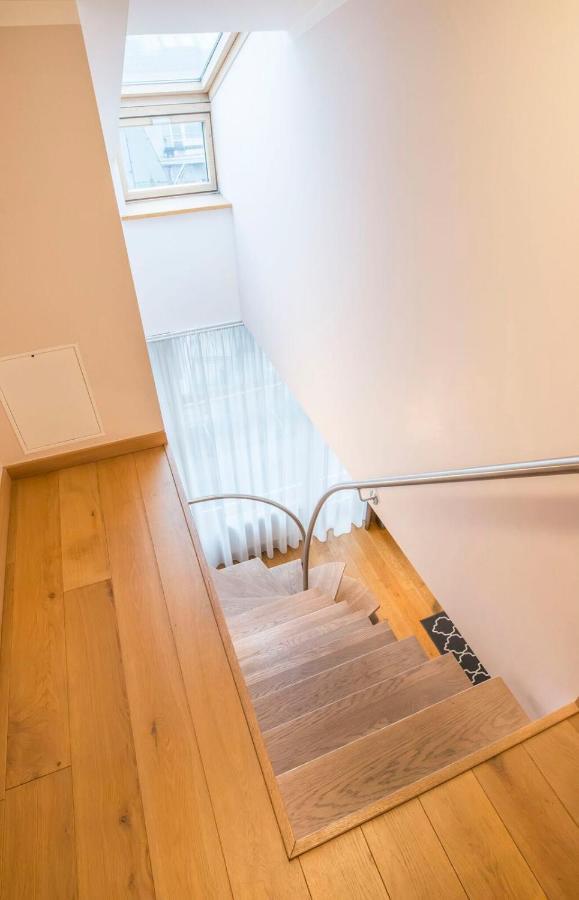 Central 2-Level Penthouse With Terrace And Free Parking Riga Luaran gambar