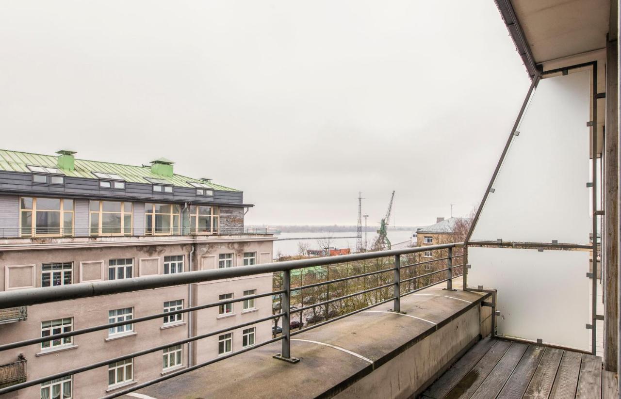 Central 2-Level Penthouse With Terrace And Free Parking Riga Luaran gambar
