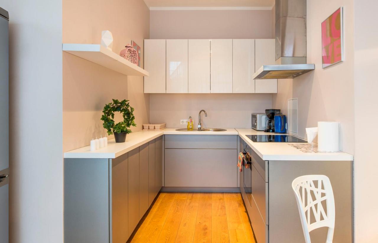 Central 2-Level Penthouse With Terrace And Free Parking Riga Luaran gambar