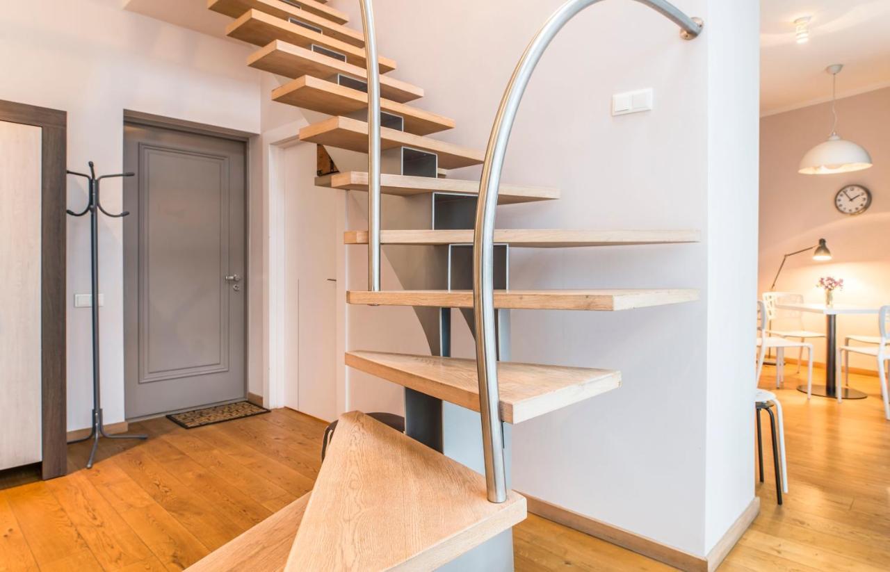 Central 2-Level Penthouse With Terrace And Free Parking Riga Luaran gambar