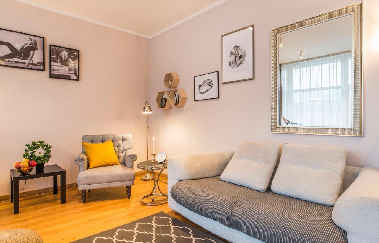 Central 2-Level Penthouse With Terrace And Free Parking Riga Luaran gambar