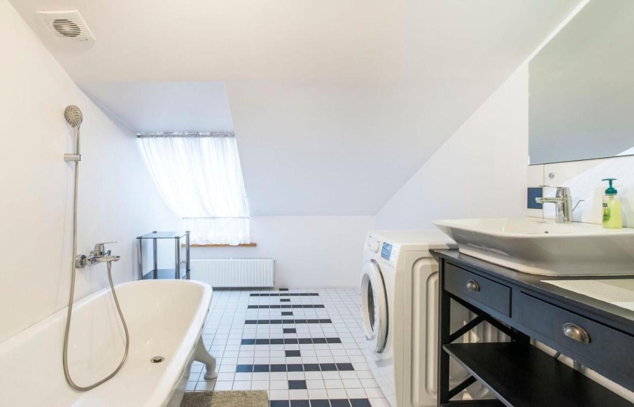 Central 2-Level Penthouse With Terrace And Free Parking Riga Luaran gambar