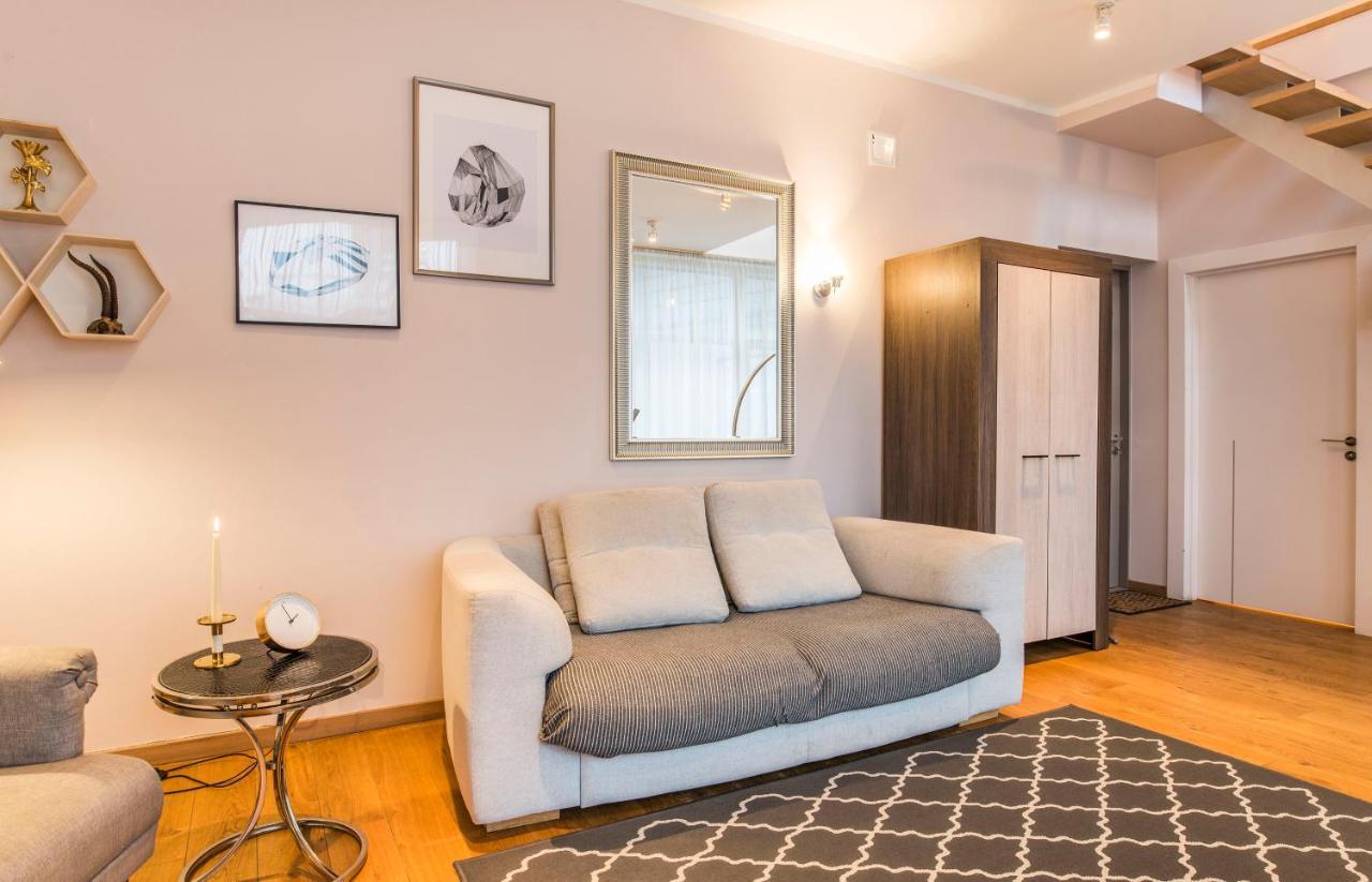 Central 2-Level Penthouse With Terrace And Free Parking Riga Luaran gambar