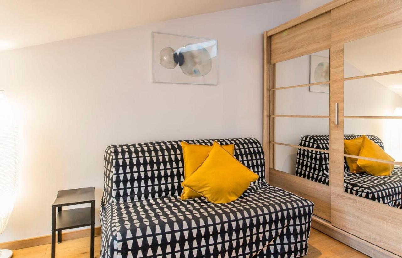 Central 2-Level Penthouse With Terrace And Free Parking Riga Luaran gambar